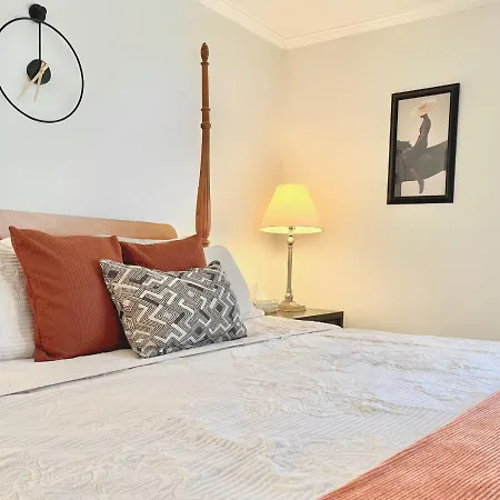 Cozy Villa 3 Mins To Mohegan- Fully Stocked With King Bed & Fireplace- Jacuzzi, Saltwater Pools, Sauna Norwich Exterior photo